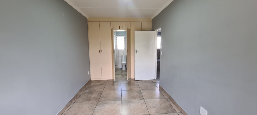 4 Bedroom Property for Sale in Fraaiuitsig Western Cape